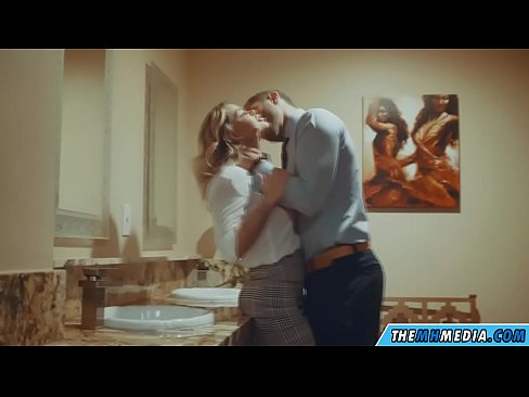 ❤️ Pan fydd melyn busty yn eich hudo mewn ystafell orffwys gyhoeddus ❤❌ Just porn ar cy.novoporn-com.ru